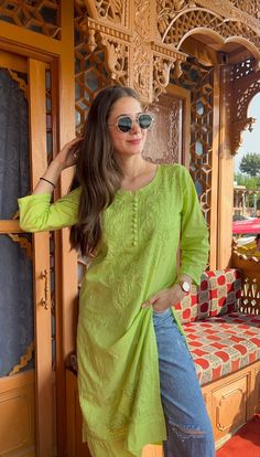 Green Kurta With Jeans, Long Kurti Jeans Outfit Casual, Kurta Outfits Women Casual College, Lakhnavi Kurti With Jeans, Long Kurti Designs Casual With Jeans, Kurta Designs Women Casual With Jeans, Jeans Kurti Style Aesthetic, Kurta Jeans Outfit Women, Stylish Long Kurti With Jeans