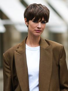 Short Dark Hair, Messy Pixie, Stylish Short Haircuts, Short Hair Pixie Cuts, Pelo Afro, Very Short Hair, Popular Hairstyles, Hello Gorgeous, Pixie Hairstyles