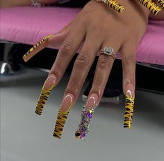 Elevate your nails with these stunning tiger stripes and rhinestone 90s inspired curved nails. With French tips and curved nails with colorful designs in trend now, there is no better set to have on!  Each nail set is custom made for each customer. If you have any questions about the size or style of the nails, please message me.  We understand that our customers appreciate quick and seamless deliveries so we work around the clock to deliver high quality press on nails in a short period of time. We take 1-4 working days to make the set, followed by 5-12 working days delivery. Each package gets FREE international delivery! Fye Nails, Curved Nails, Colorful Nail, Her Nails, French Acrylic Nails