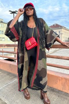 RESTOCKED Camo Is The New Black Winter Open Front Long Cardigan - Blac – All Diva Things Western Chic Outfits, Coat Styling, Rich Auntie, Winter Kimono, Winter Wear Women, Cowgirl Style Outfits, Black Chocolate, Hijabi Fashion Casual, Western Chic