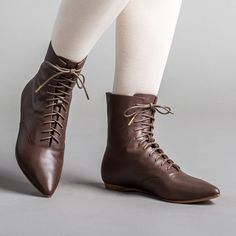 American Duchess: PRE-ORDER Hartfield Women's Regency Leather Boots (Brown) Regency Shoes, 18th Century Shoes, Leather Boots Brown, Century Shoes, American Duchess, Camping Shoes, Spring Heels, Sense And Sensibility, Regency Period