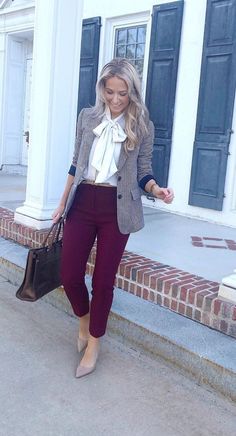 Burgundy Pants Outfit Work, Outfit Pantalon Vino, Wednesday Fall, Wide Leg Pants Outfit Work, Burgundy Pants Outfit, Maroon Pants Outfit, Slacks Outfit, Pants Outfit Work, Cute Office Outfits