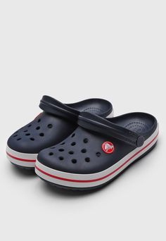 Babuche Crocs Infantil Crocband Clog K Azul-MarinhoBico: RedondoCONFORTO E Segurança: Os calçados são peças essenciais, e a escolha do modelo deve levar em consideração o conforto oferecido, a segurança e mobilidade que ele proporciona para os pezinhos em desenvolvimento.ESTILOSO E Democrático: Os materiais sintéticos são produzidos a partir de compostos químicos, sendo uma ótima alternativa para quem deseja dispensar o uso de produtos de origem animal. Além disso, oferecem conforto e não deixam 19th Birthday Gifts, Crocband Clog, Thug Style, Crocs Clog, Crocs Crocband, Gym Fits, Summer Flip Flops, Mens Casual Dress Outfits