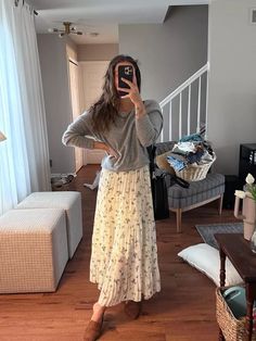 Modest Feminine Outfits, Fall Thrift, Floral Skirt Outfits, Skirt And Sweater, Modest Casual Outfits