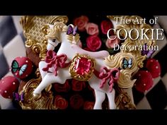 the art of cookie decoration is featured in this video