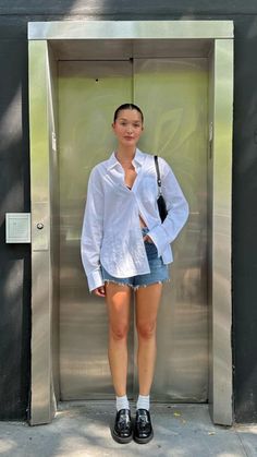 Jean Shorts Button Down Outfit, Outfits With Loafers Summer, Filipino Outfits Casual, Jeans Outfit Women Summer, Loafer Summer Outfit, Summer Japan Outfit, Outfit Ideas With Loafers, Japan Aesthetic Outfit, Timeless Fashion Outfit Ideas