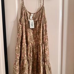 Brand New Never Worn Summer Khaki Mini Dresses, Khaki Mini Summer Dresses, Khaki Mini Dress For Summer, Khaki Mini Length Summer Dress, Casual Khaki Dress For Vacation, Casual Khaki Beach Dress, Spring Brown Sundress For Vacation, Spring Vacation Brown Sundress, Khaki Cotton Summer Dress