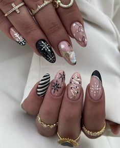 Funky Nail Designs, Unghie Nail Art, Nails Glossy, Medium Almond, Nagel Tips, Snowflake Nails, Nails Medium, Glitter Design