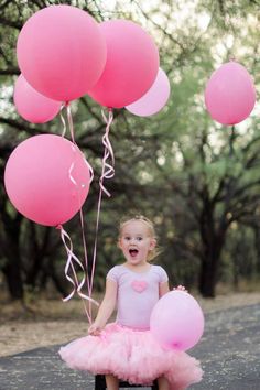 Pretty In Pink Photoshoot, Birthday Photography Ideas, Pink Photoshoot, Gifts Photography, Photography Pictures, Birthday Photoshoot, Photoshoot Inspiration, Kids Pictures