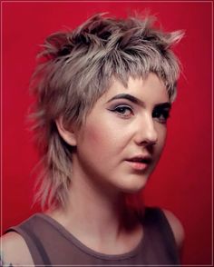 Modern Women’s Haircuts 2023 2024: Trends Shag Womens Haircuts, Pixie Mullet Haircut For Women, Pixie Mullet Haircut, Midi Hair, In Haircuts, Women's Haircuts, Pixie Mullet, Mod Hair, Short Shag Haircuts