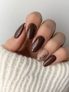 Brown Nails With Brown Tips, Chocolate Mocha Nails, Fall Nail Colors Oval Shape, Dip Nails Ideas For November, Cute And Simple Almond Nails, Brown Nails Thanksgiving, Simple Brown Fall Nails, Fall French Dip Nails, Malaga Wine Nails Design