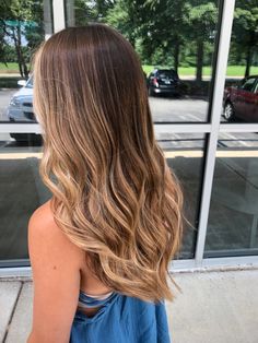 Beachy Brown Hair Balayage, Brown Hair With Highlights Beachy, Honey Boliage Hair, Summer Beach Hair Color, Californian Hair Highlights, Honey Balyage Long Hair Brunettes, Light Brown Beach Hair, Golden Blonde Bayalage On Brown Hair, Beachy Blonde Hair Balayage Summer