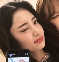 #yunjin #chaewon #matching #icons #pfps #kpop Yunjin And Chaewon Match Pfp, Purinz Icon Matching, Chaewon And Yunjin Matching Icons, Lesserafim Matching Pfp, Yunjin Matching Pfp, Chaewon Matching Pfp, Le Sserafim Matching Pfp, Lesserafim Matching Icons, Chaewon Matching Icons