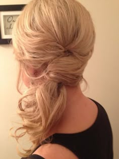 Wedding season is here and maybe you’ve been asked to be a bridesmaid in a wedding or two or three. No matter how many wedding Bridesmaid Ponytail, Bridesmaid Hair Braid, Bridesmaid Hair Side, Side Ponytail Hairstyles, Ponytail Ideas, Side Ponytails, Bridesmaid Hair Long, Side Ponytail, Side Hairstyles