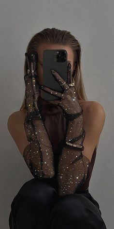 Elegantes Party Outfit, Nye Outfits, Looks Party, Dark Feminine Aesthetic, Eve Outfit, Foto Poses, New Years Eve Outfits, Feminine Aesthetic, Glitz And Glam