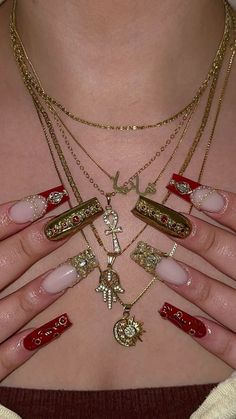 Gold Long Acrylic Nails, Pearl Nails French Tip, Red Bling Nails, Gold Star Nails, Red Nails Gold, Nails Strass, Strass Nails, Nails Star, Long Red Nails