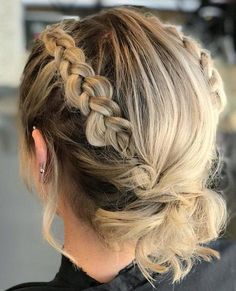 18 Gorgeous Prom Hairstyles for Short Hair for 2019 #PromHairstyle Hairstyle Prom, Hairstyle Short, Short Hair Hairstyles, Prom 2020, Homecoming Hair