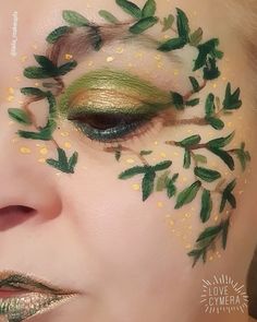 Leaf Inspired Makeup, Leaf Makeup Green, Tree Costume Makeup, Enchanted Forest Eye Makeup, Plant Makeup Halloween, Vine Makeup Look, Mother Nature Face Paint, Tree Face Makeup, Plant Themed Makeup