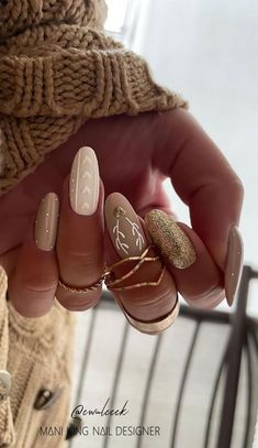 Class Nail Design, Neutral Festive Nails, Holiday Nails Christmas, Her Nails, Nails 2023, Neutral Nails