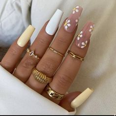 Spring Acrylic Nails, Hippie Nails, Spring Nail Art, Yellow Nails, Classy Nails, Nail Arts, Best Acrylic Nails, Square Nails, Long Acrylic Nails