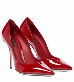 kiara vitiello Christian Louboutin Red Heels, Xmas Shoes, Elegant Shoes Heels, Fall Winter Shoes, Dr Shoes, Cute Shoes Heels, Red Louboutin, Nina Shoes, Elegant Heels