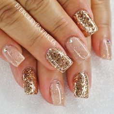 New Years Nail Designs Gold Glitter, Gold Party Nails, Gold Manicure Ideas, Gold Glitter Nail Designs, Gold Dip Nails, Nails Beige, Golden Nail Art, Gold Manicure, Girls Nail Designs