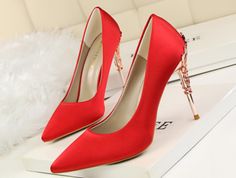 Sepatu Pump, Silk Dress Fashion, Wedding Shoes High Heels, Satin Silk Dress, Hak Tinggi, Summer Pumps, Basic Heels, Rhinestone Shoes, Super High Heels