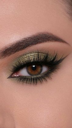 Eye Beautiful, Shadow Images, Simple Makeup Tips, Makeup For Moms, Smokey Eye Makeup Tutorial, Makeup Mistakes, Green Eye, Colorful Eye Makeup, Makeup Tricks