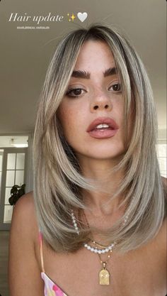 2023 Haircut Straight Hair, Top Hairstyles For 2023, Soft Round Layers With Face Framing, Even Short Haircut, Summer Layers Hair, Long Layers On Medium Length Hair Straight, Rachel Kirkconnell Hair, Midlength Hairstyles 2023, Short 2023 Hairstyles