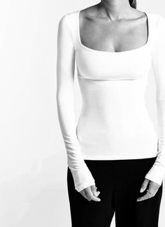 Outfit Inspo Aesthetic, Pilates Outfit, Woman Aesthetic, Basic Long Sleeve Tee, Vogue Beauty, Square Neck Top, Basic Long Sleeve, Black N White, Feminine Energy