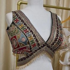 #designerblouse #designer #design #blouse #trendy #style #indian #pinterest Indian Pinterest, New Design Blouse, Lengha Blouse Designs, Ropa Upcycling, Latest Model Blouse Designs