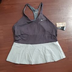 Size Xl Nike Gray Summer Tops, Nike Summer Gray Tops, Athletic Tops Women, Dri Fit Nike, Nike Long Sleeve, Nike Tank Tops, Nike Dri Fit Shorts, Tank Top Bras, Training Tops