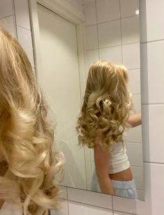 Pretty Blonde Hair, Blonde Hair Inspiration, Hair Stylies, Dream Hair, Hairstyles For School, Aesthetic Hair, Hair Day, Pretty Hairstyles, Hair Hacks