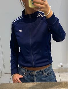 Adidas Zip Up Outfit, Paris Mode, Adidas Girl, Adidas Outfit, Stockholm Fashion, Vintage Adidas, Looks Style