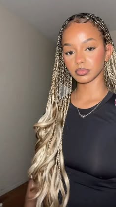 Box braids Blonde Box Braids Black Roots, Gold Box Braids, Cinnamon Braids, Fantasy Box Braids, Box Braids With Blonde, Blonde Curly Braids, Light Brown Goddess Braids, Blonde Box Braids Black Women, Blond Braids Black Women