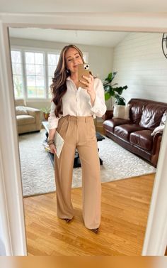 High-waisted, long, flowy and flattering. I love the fit and look of these trousers. Trousers, I Love, High Waisted, Pants, Clothes