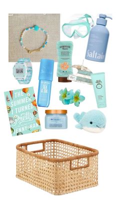 Summer Basket For Teens, Tsitp Gift Ideas, Beach Themed Basket, Beachy Gift Basket Ideas, Shark Gift Basket, Beachy Birthday Gifts, Summer Birthday Gift Ideas, Summer Basket Ideas, Beach Basket Ideas