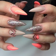 Pinterest | @adrianarain ✊                                                                                                                                                                                 Mais Nails Stiletto, Super Nails, Hot Nails, Unique Nails, Christmas Nail, Fancy Nails, Creative Nails, Manicure E Pedicure