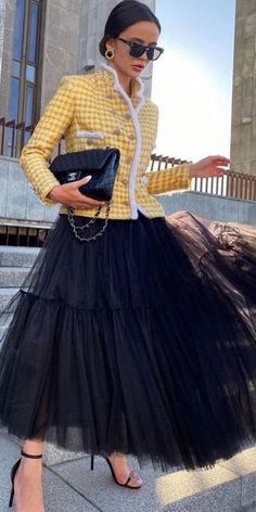 Black Tulle Skirt Outfit, Tulle Skirt Outfit, Black Tulle Skirt, Tulle Skirt Black, Moda Chic, Classy Dress Outfits, Black Tulle, Autumn Street Style