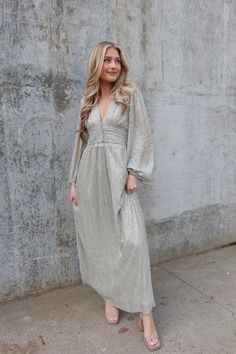 silver shimmer maxi dress Shiny Silver Dress, Silver Evening Dress, Long Flowy Dress, Silver Gown, Adhesive Bra, Silver Lining, Silver Dress, Flowy Skirt, Flowy Dress