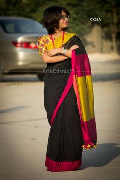 Love the stark contrasts!  Lovely blouse too Womens Day Design, Formal Saree, Khadi Saree, Beautiful Sarees, Indian Saree Blouse, Saree Blouse Patterns, Elegant Saree