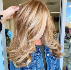 Blonde Hair With Copper Lowlights, Copper Blonde Hair, Light Strawberry Blonde, Warm Blonde Hair, Blonde Shades, Strawberry Blonde Highlights, Red Blonde Hair, Strawberry Blonde Hair Color