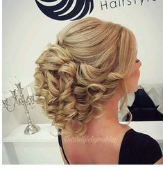 Bride Hairstyles Updo, Wedding Hair Up, Shaggy Short Hair, Curly Hair Updo, Professional Hairstylist, Hair Up Styles, Formal Hairstyles, Bride Hairstyles