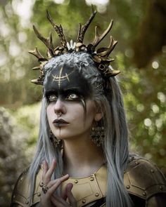 Pagan Makeup, Viking Makeup, Vikings Halloween, Creepy Halloween Makeup, Witch Makeup, Halloween Makeup Inspiration, Elf Costume, Pagan Witch, Halloween Makeup Looks