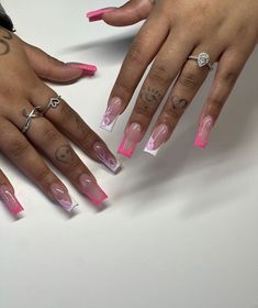 Valentines Nails And Toes Ideas, Short Valentines Nails Pink, Valentine’s Day Nails Black Women, Valentines Acrylic Nails Short, Medium Valentines Day Nails, Valentines Nails Black Women, Pink Short Acrylic Nails Designs, Valentines Day Nails Black Women, Valentine Pink Nails