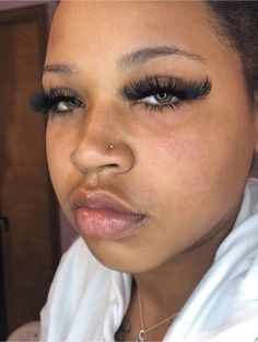 Individual Lashes Styles, Fluffy Lash Extensions, 2022 Makeup, Flawless Face Makeup, Lash Extentions, Fluffy Lashes, Face Beat Makeup, Brown Girls Makeup