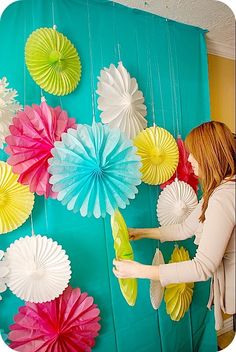 Sweet 16 Party. Plus make a Photo Booth and a Paper Lantern Chandelier. Mais Spring Dance, Photo Booth Ideas, Party Deco, Father Daughter Dance, Photos Booth, Sweet 16 Parties, Paper Fans, Photo Booth Backdrop, Spring Fling