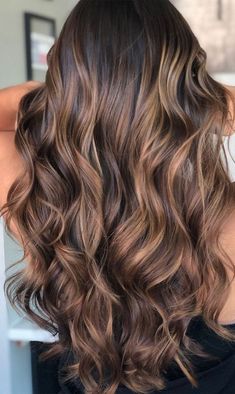 Brown Hair Color Shades, Balayage Hair Caramel, Hair Caramel, Rambut Brunette, Brunette Hair With Highlights, Brunette Balayage, Brown Hair With Blonde Highlights, Caramel Hair