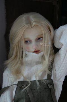 Size : 20-22cm Fit for Smart doll Price only includes the long wig. **There are unavoidable color difference between photos and actual products In-stock item , can be shipped within 3~7 days Mid Length Wavy Hair, Short Cardigan, Smart Doll, Vintage Style Dresses, Long Wigs, Doll Hair, Doll Clothing, Outfit Set, Beautiful Shoes