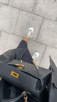 Photography Inspiration Nature, Airport Fits, Van Cleef And Arpels, Devil Wears Prada, Kelly Bag, Fancy Bags, Fake Pictures, Church Outfits, Lucky Girl